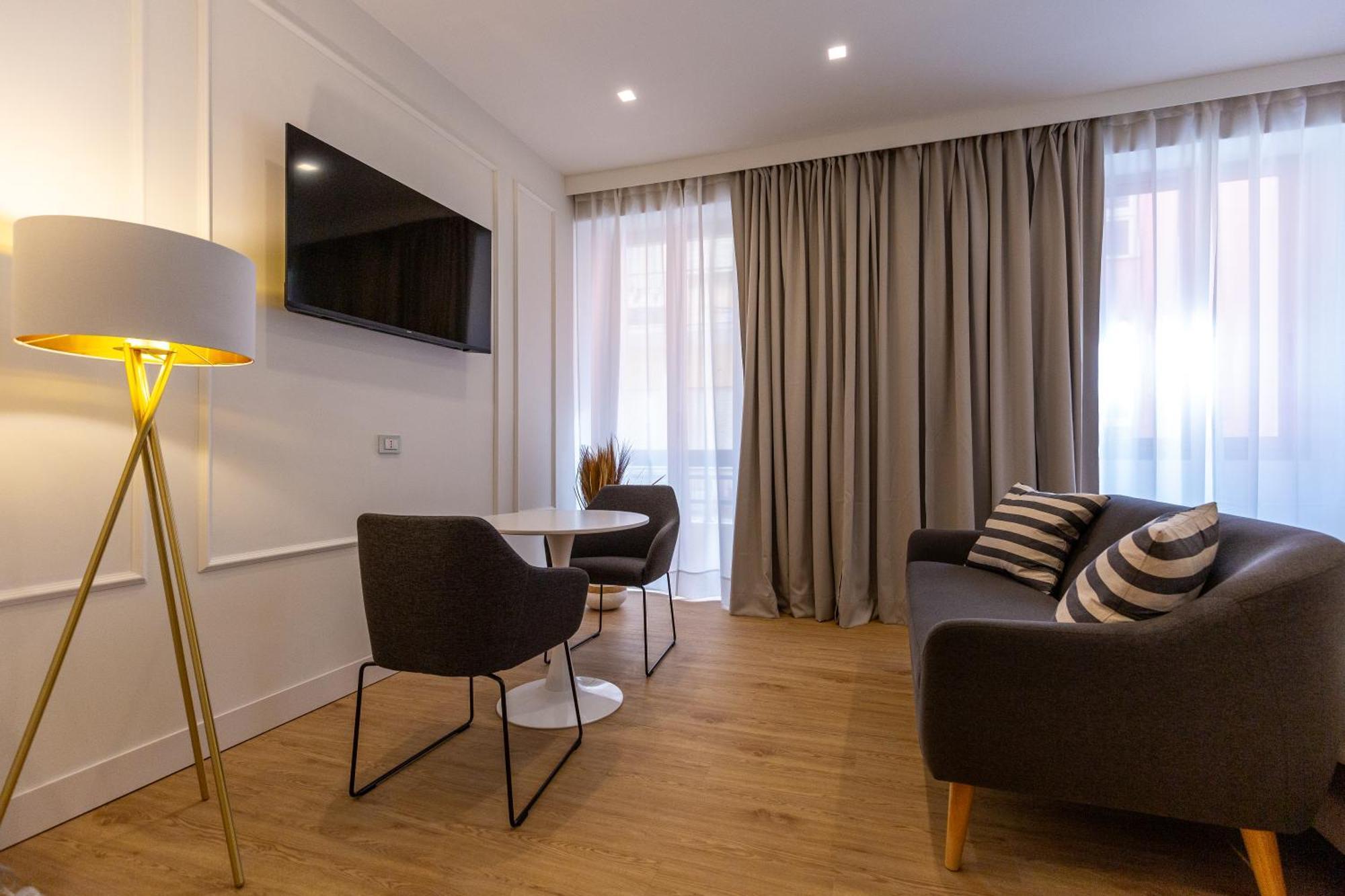Casa Lounge Costituzione Hotel Cagliari Ngoại thất bức ảnh