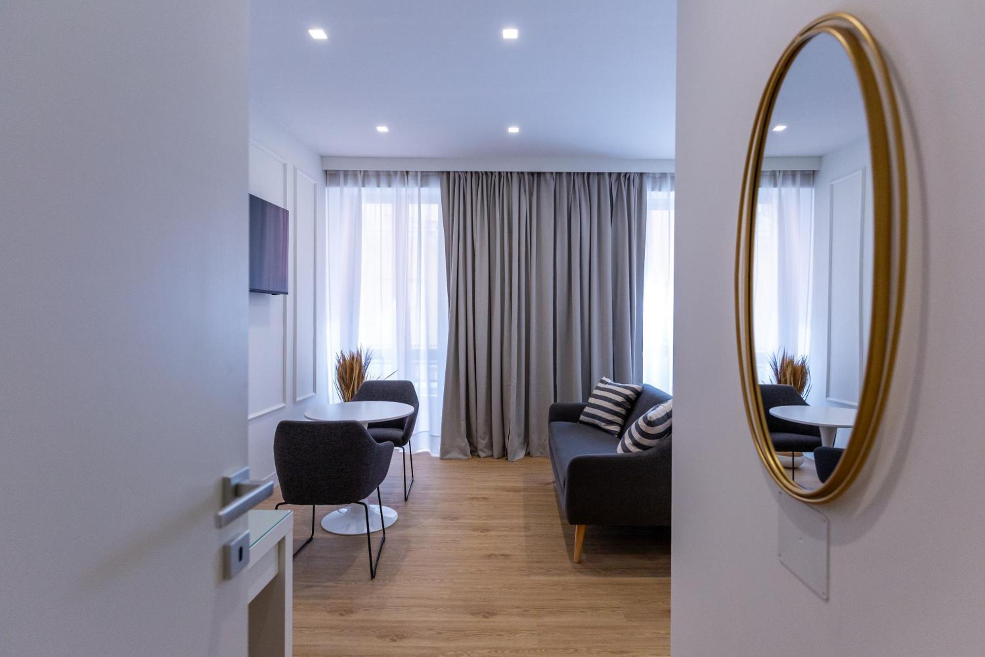 Casa Lounge Costituzione Hotel Cagliari Ngoại thất bức ảnh