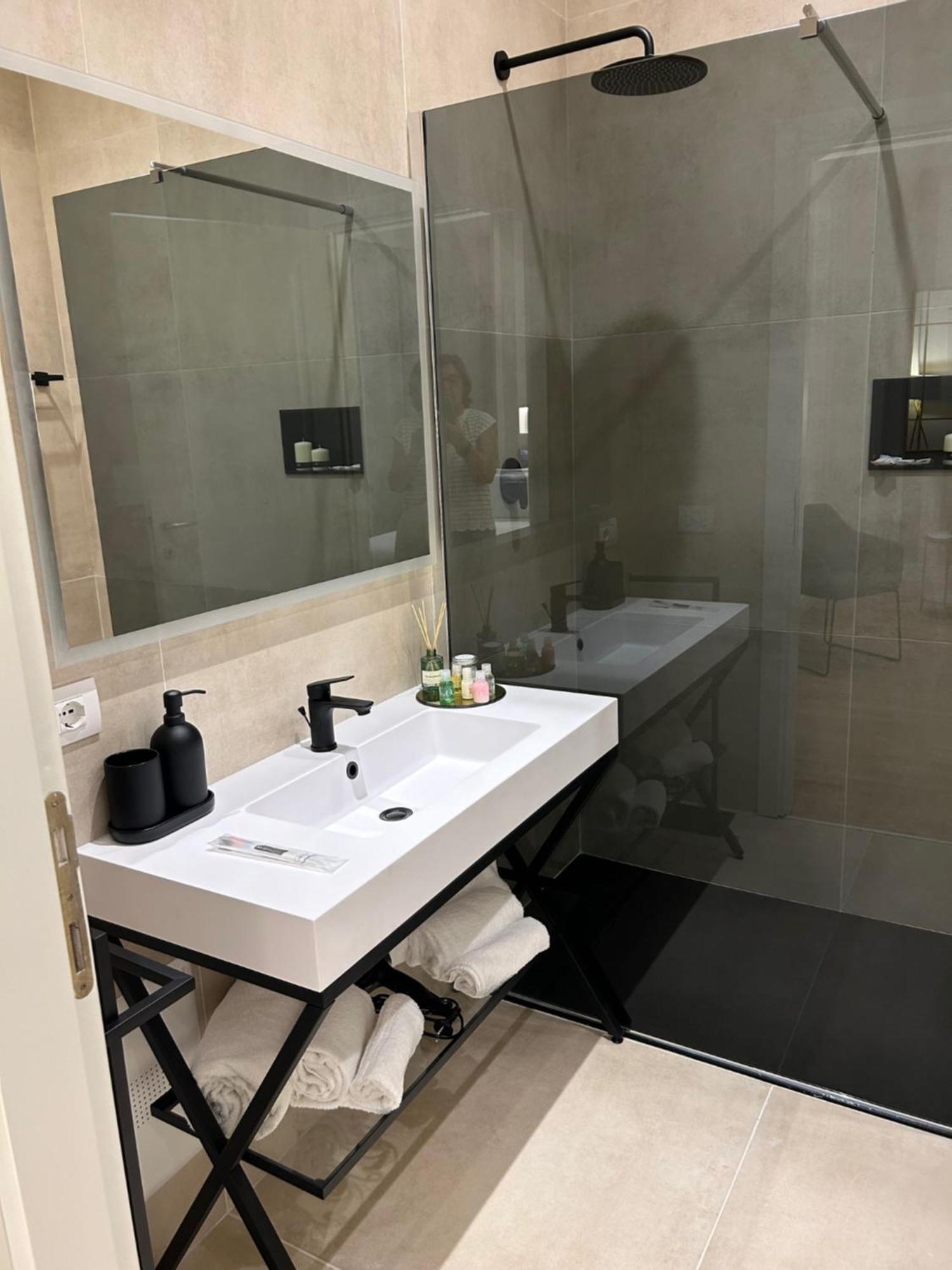 Casa Lounge Costituzione Hotel Cagliari Ngoại thất bức ảnh
