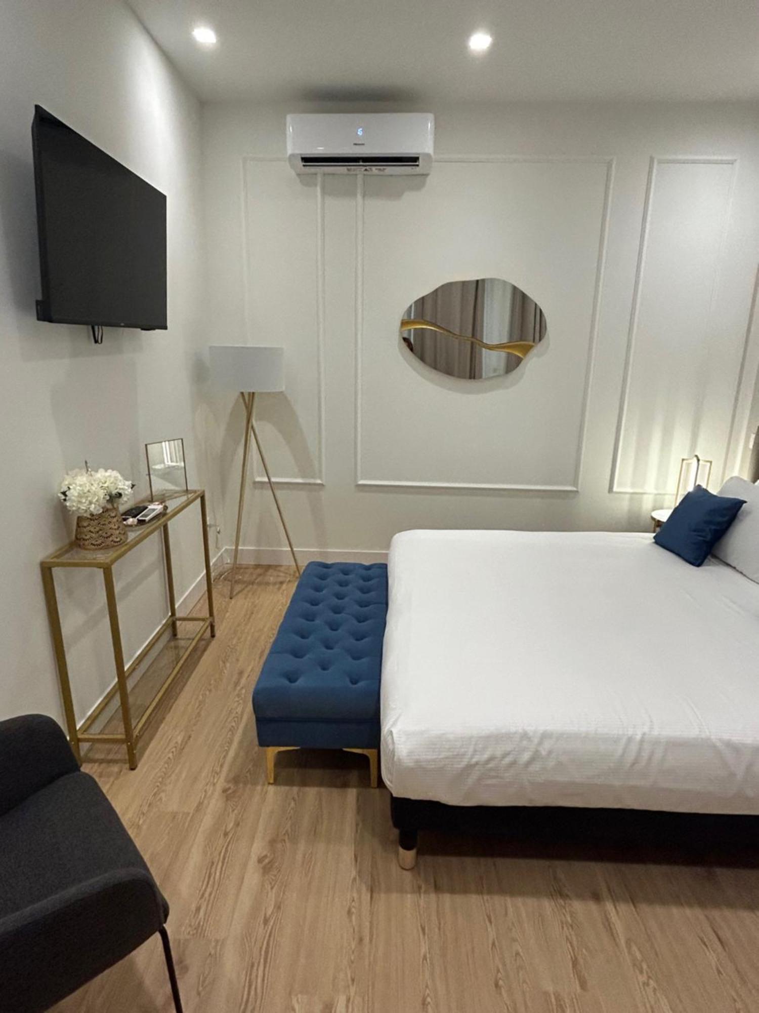 Casa Lounge Costituzione Hotel Cagliari Ngoại thất bức ảnh