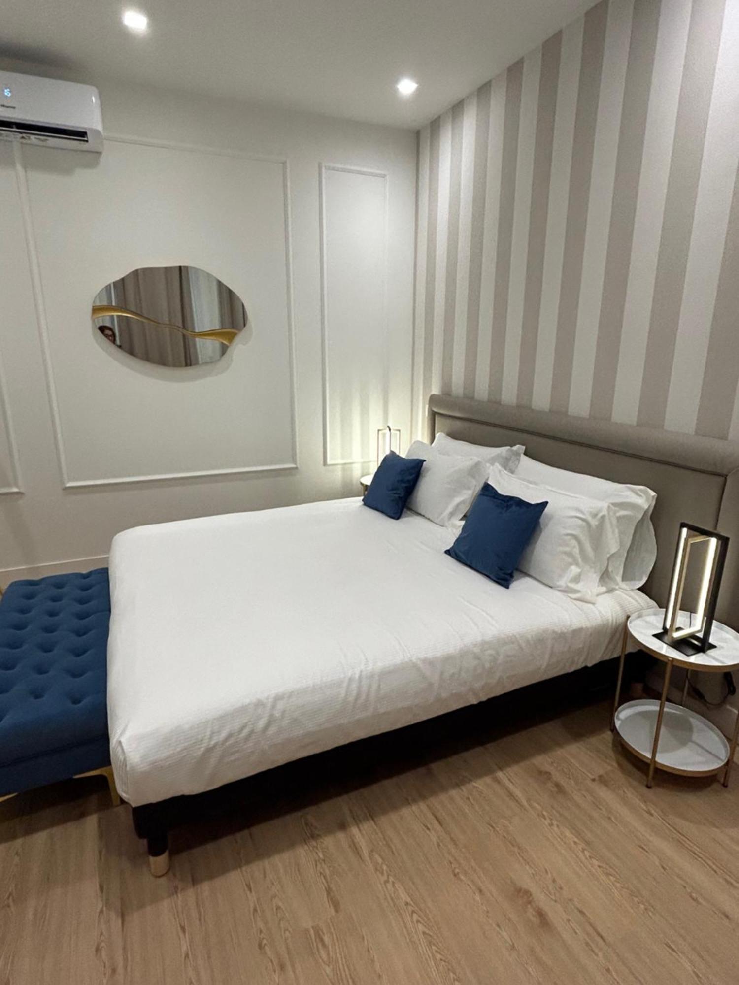 Casa Lounge Costituzione Hotel Cagliari Ngoại thất bức ảnh