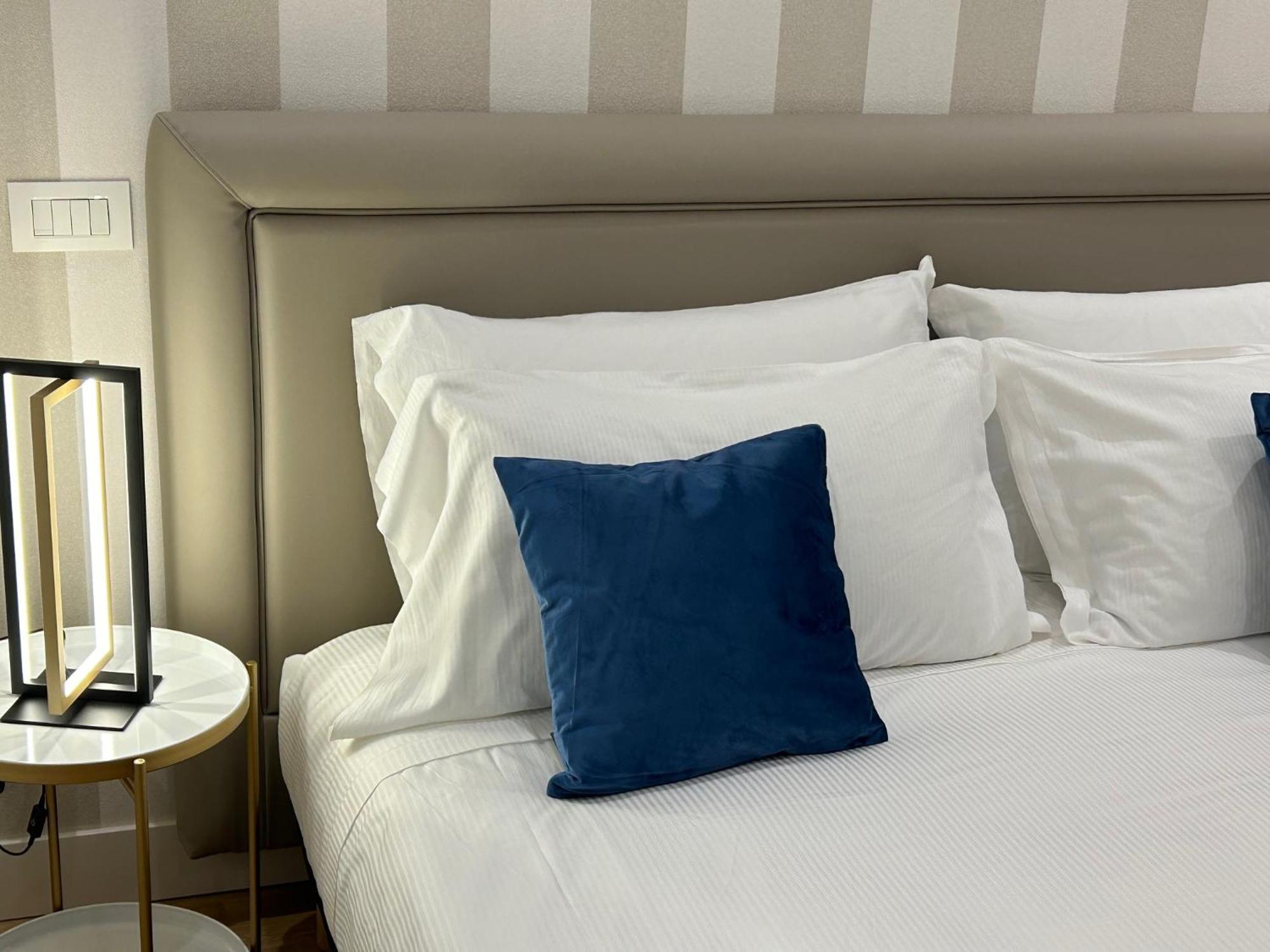 Casa Lounge Costituzione Hotel Cagliari Ngoại thất bức ảnh